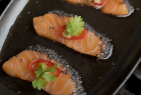 Spicy salmon tataki / Torch with ponzu sauce