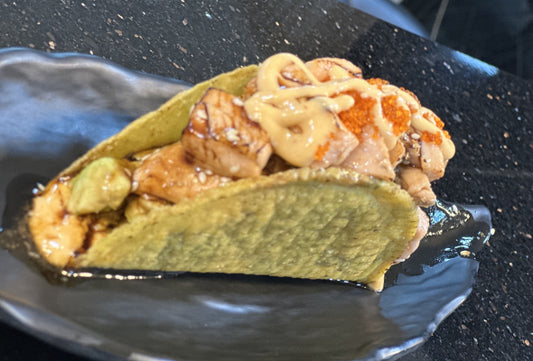 Salmon taco ponzu sauce (2pcs)