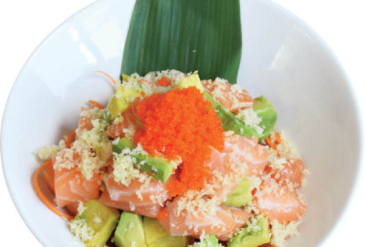 Spicy crispy salmon salad